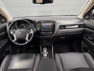 Mitsubishi Outlander Luxury Facelift 4WD Phev 2.0 149kW