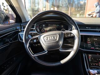 Audi A8 LONG S-Line 3.0 210kW