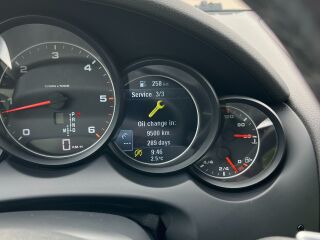 Porsche Cayenne PLATINUM EDITION 180кВ
