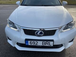 Lexus CT 200h F-sport 1.8 73кВ