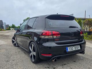 Volkswagen Golf GTI 2.0 147кВ