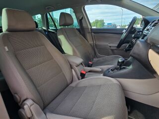 Volkswagen Golf 1.6 77kW
