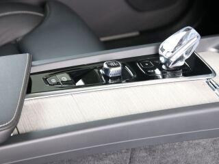 Volvo XC60 AWD ULTRA DARK LUXURY XENIUM FULL 2.0 T6 Long Range Plug-In-Hybrid 293kW