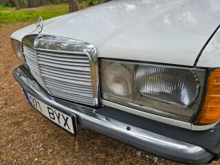 Mercedes-Benz 240 2.4 53kW