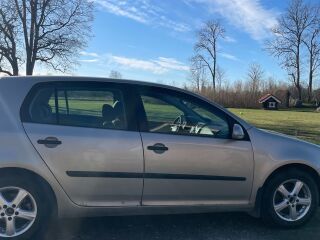 Volkswagen Golf 1.6 BGU BSE 75kW