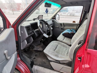 Volkswagen Caravelle 2.4 57kW