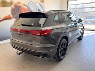Volkswagen Touareg R-Line Final Edition 3.0 TDI V6 210кВ
