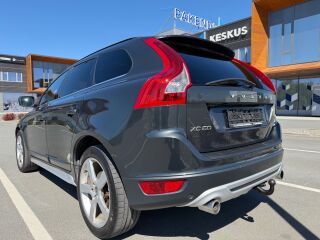 Volvo XC60 R-Design AWD 2.4 158kW