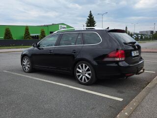 Volkswagen Golf 1.6 77кВ