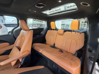 Chrysler Pacifica Pinnacle 3.6 V6 Pentastar 162kW