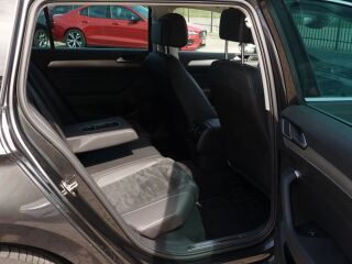 Volkswagen Passat VARIANT HIGHLINE 2.0 R4 110kW