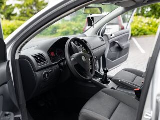 Volkswagen Golf Comfortline 1.4 90кВ