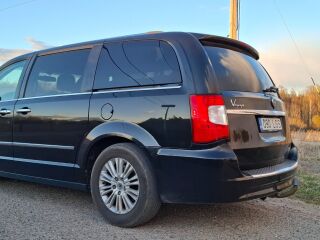 Lancia Voyager 2.8 130kW