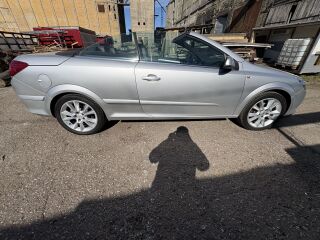 Opel Astra TwinTop 1.8 103kW