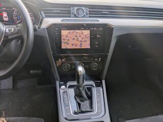 Volkswagen Passat R-Line Executive 1.5 TSI 110kW