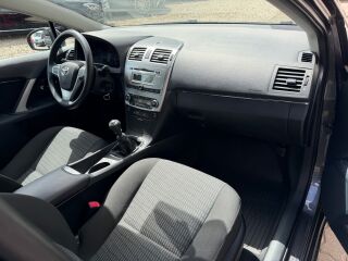 Toyota Avensis Linea Terra 1.6 97kW