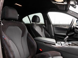 BMW M550 i xDrive M-Performance 4.4 V8 375kW