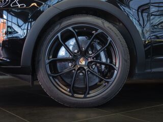 Porsche Cayenne Turbo E-Hybrid GT 4.0 V8 441kW