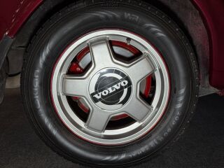 Volvo 244 DLS 2.3 86kW