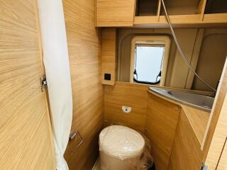 Citroen RoadCar VAN 640 2.2 HDI 121kW