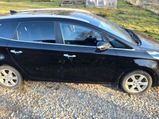 Kia Carens Comfort Pack Navi 1.7 104кВ