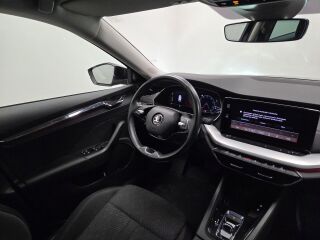 Skoda Octavia Combi Elegance 1.5 110кВ
