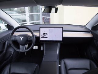Tesla Model 3 Standard Range Plus 208кВ