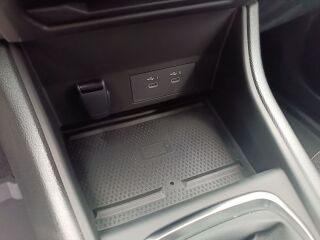 Mitsubishi Grandis Intense 1.3 T MHEV 104kW