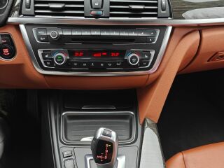 BMW 320 Luxury 2.0 135kW
