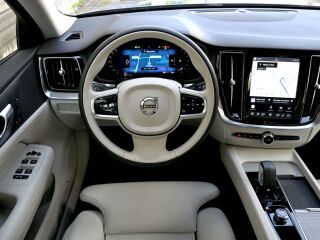 Volvo V60 Cross Country AWD INSCRIPTION INTELLI SAFE PRO 2.0 B4 mild hybrid 145кВ