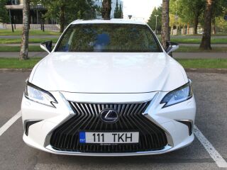 Lexus ES 300h 2.5 131kW