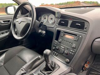 Volvo V70 2.4 R5 D5 136kW