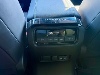 Toyota Land Cruiser SUV 2.8 D-4D Legend Technology 2.8 151кВ