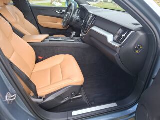 Volvo XC60 AWD 2.0 140kW
