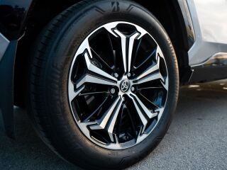 Toyota RAV4 Premium 2.5 221kW