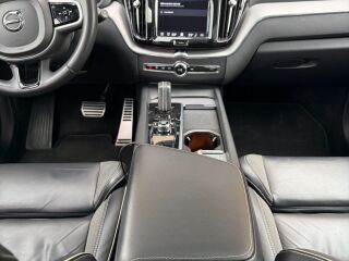 Volvo XC60 B5 AWD ULTIMATE DARK 2.0 B5 173kW