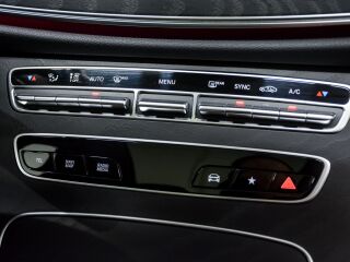 Mercedes-Benz E 220 4MATIC 2.0 143kW