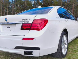 BMW 750 M-Sport 4.4 V8 330kW