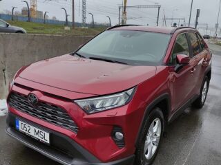 Toyota RAV4 Luxury 2.0 129кВ