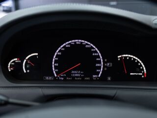 Mercedes-Benz CL 63 AMG 6.2 V8 386кВ
