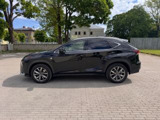 Lexus NX 300h F-SPORT 2.5 114kW
