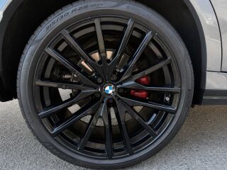 BMW X6 xDrive30d M-Sportpakett Facelift 3.0 210кВ