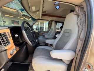 Chevrolet Express 2500 Roadtrek 170 Versatile Camper Van 4.8 V8