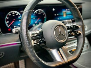 Mercedes-Benz E 300 de AMG Night pakett plug-in 225kW