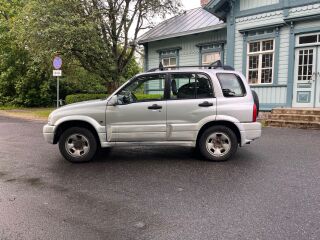Suzuki Grand Vitara 2.0 94кВ