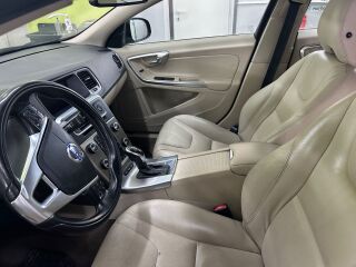 Volvo V60 2.4 158kW