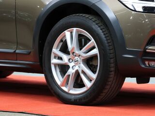 Volvo V90 Cross Country 2.0 140kW