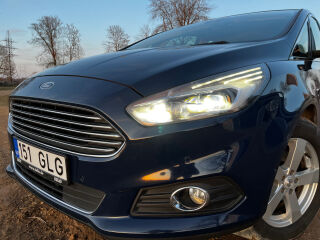 Ford S-MAX Titanium 2.0 TDCi 132кВ
