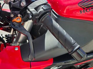 Honda CBR 900 RR FireBlade R4 111kW