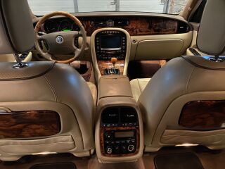 Jaguar XJ L Vanden-Plas 4.2 219kW